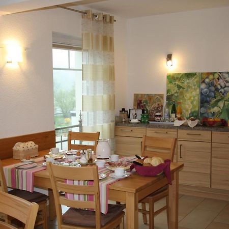 Weingut Goeres Hotel บรีเดล ภายนอก รูปภาพ