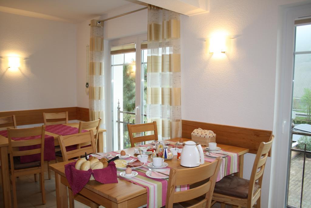 Weingut Goeres Hotel บรีเดล ภายนอก รูปภาพ