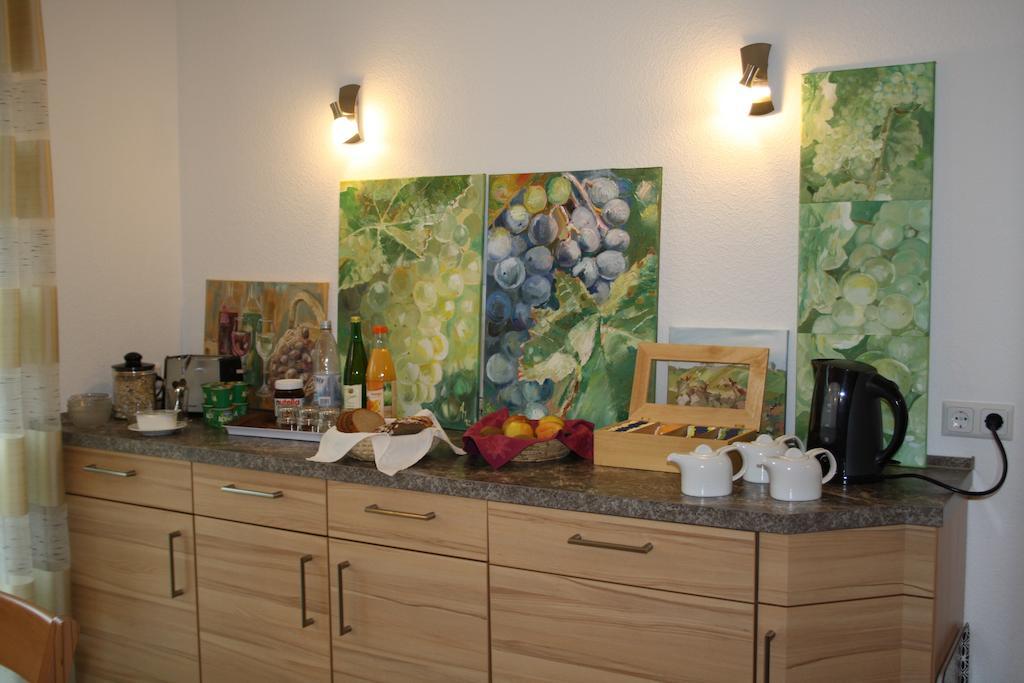Weingut Goeres Hotel บรีเดล ภายนอก รูปภาพ
