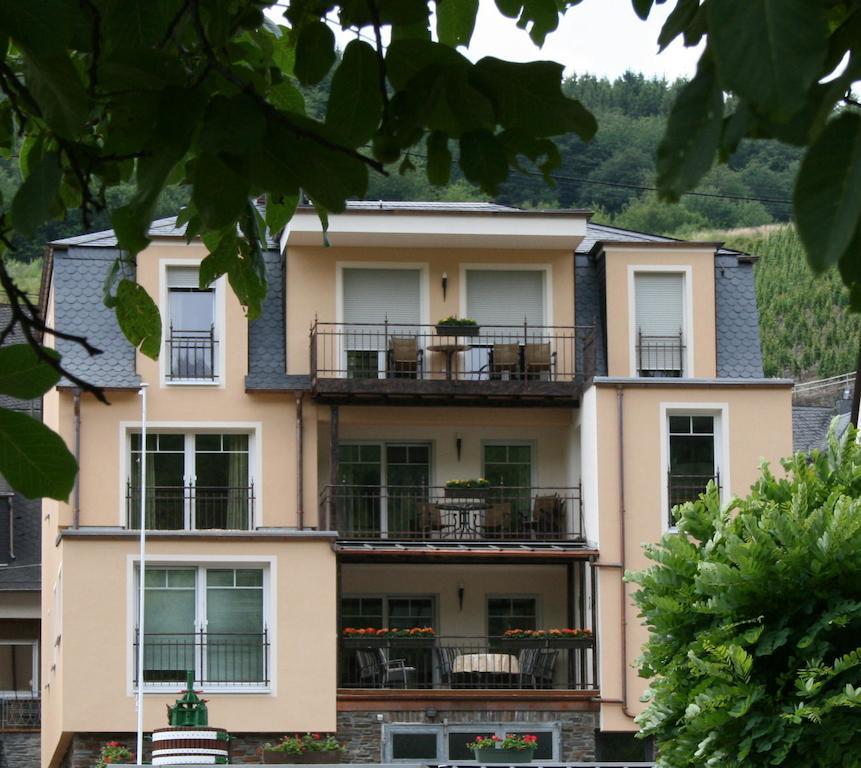 Weingut Goeres Hotel บรีเดล ภายนอก รูปภาพ