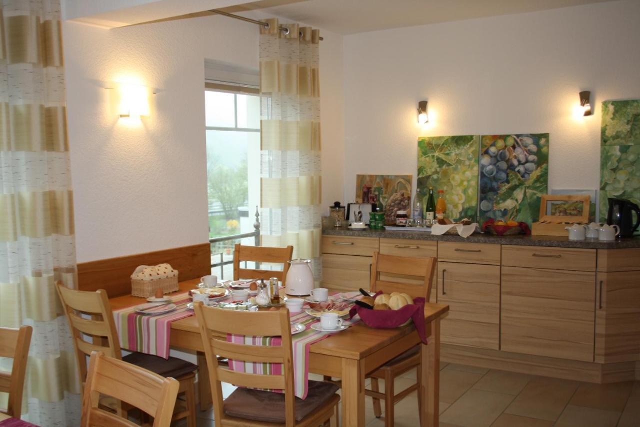 Weingut Goeres Hotel บรีเดล ภายนอก รูปภาพ